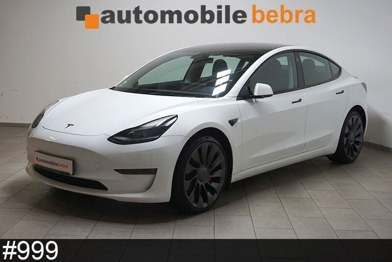 Weiß Gebraucht 2023 Tesla Model 3 Performance Limousine | 32.900 € (Guter Preis) - Bild 1/4