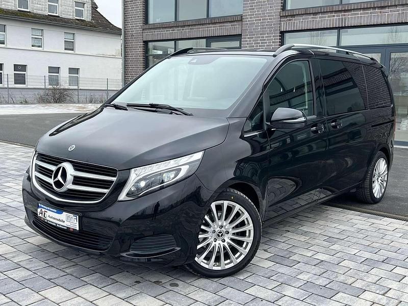 Gebraucht Mercedes V220 Edition 190 PS (139 kW) 2018 Obsidianschwarz metallic Van / Kleinbus