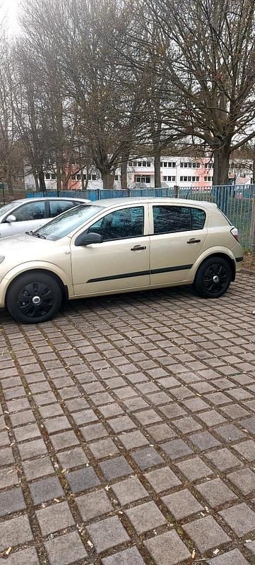 Gebraucht Opel Astra 90 PS (66 kW) 2004 Gold Limousine