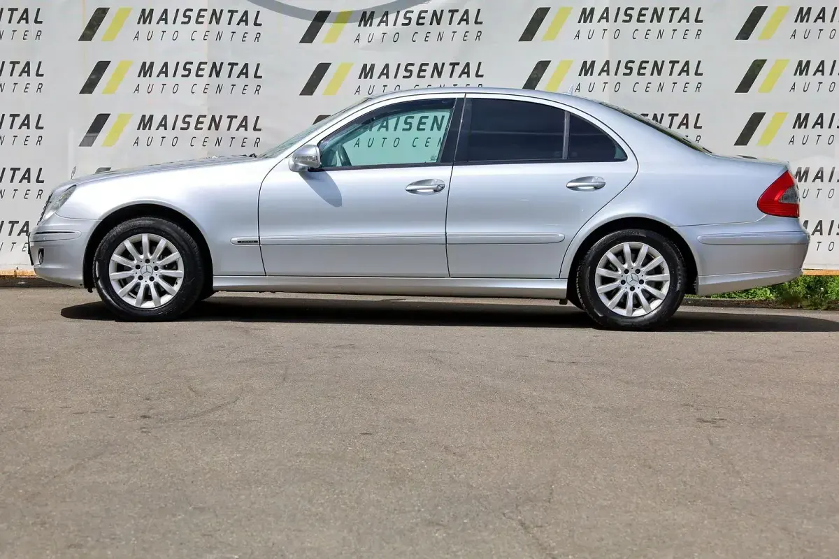 Usata Mercedes E320 224 CV (164 kW) 2007 Argento Berlina