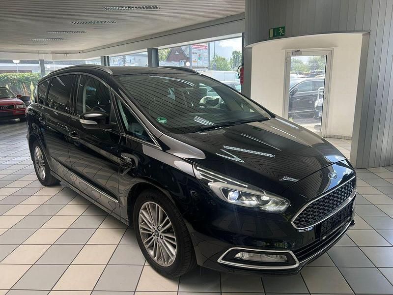Schwarz Gebraucht 2017 Ford S-MAX Vignale Van / Kleinbus | 17.990 € (Fairer Preis) - Bild 1/4