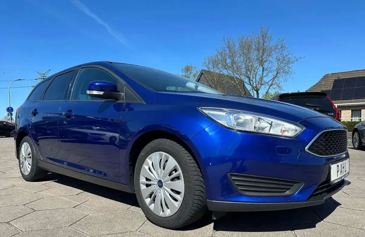 Gebraucht Ford Focus Trend 86 PS (63 kW) 2017 Blau Kombi