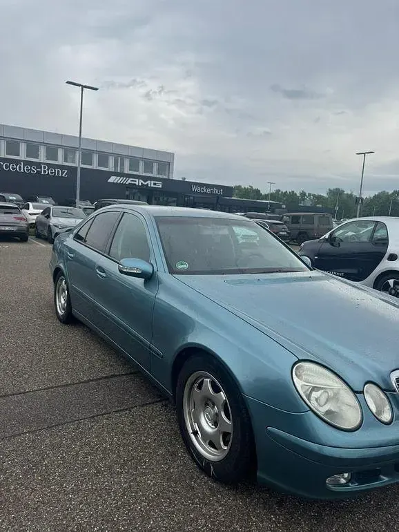 Second-hand Mercedes E220 150 CP (110 kW) 2002 Berlinǎ