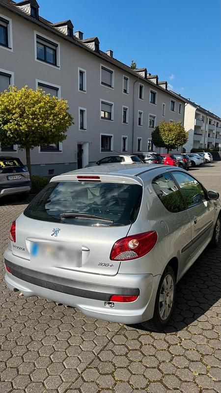 Gebraucht Peugeot 206+ 75 PS (55 kW) 2010 Kleinwagen