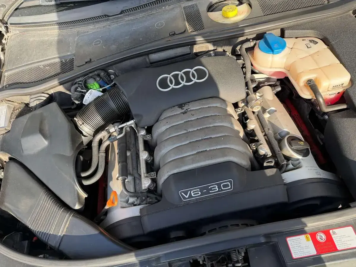Gebraucht Audi A6 220 PS (161 kW) 2003 Silber Kombi