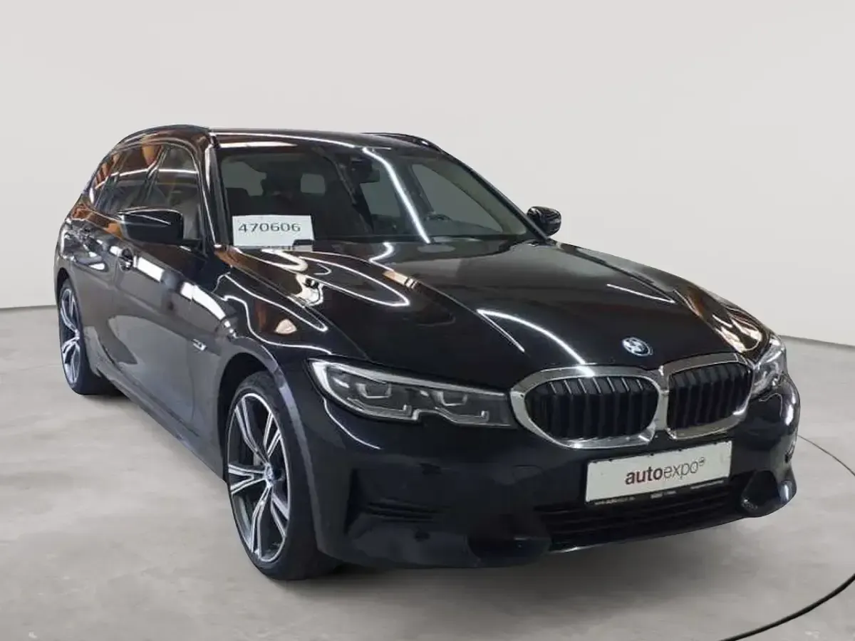 Gebraucht BMW 330 Sport Line 184 PS (135 kW) 2022 Kombi