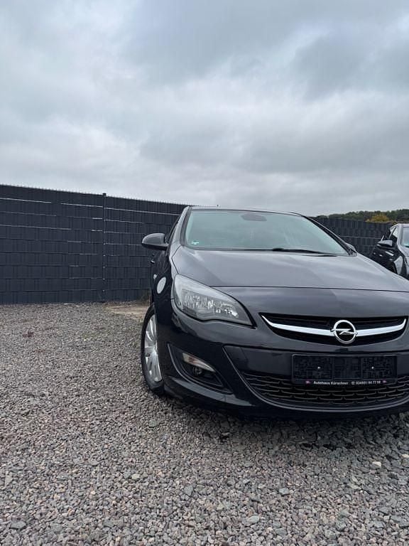 Schwarz Gebraucht 2014 Opel Astra Style Limousine | 5.350 € (Guter Preis) - Bild 1/4