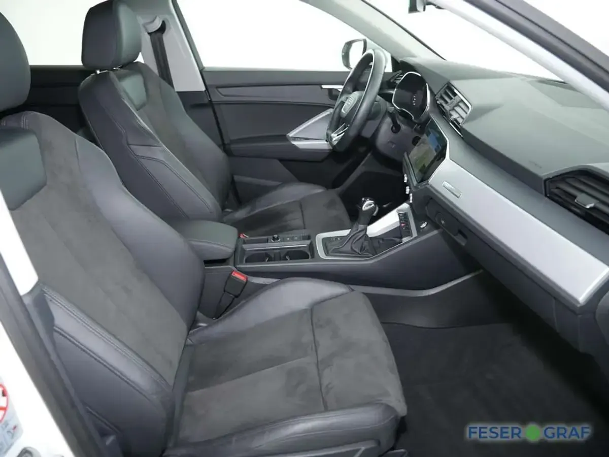 Gebraucht Audi Q3 Sportback Sport 150 PS (110 kW) 2023 Ibisweiß SUV