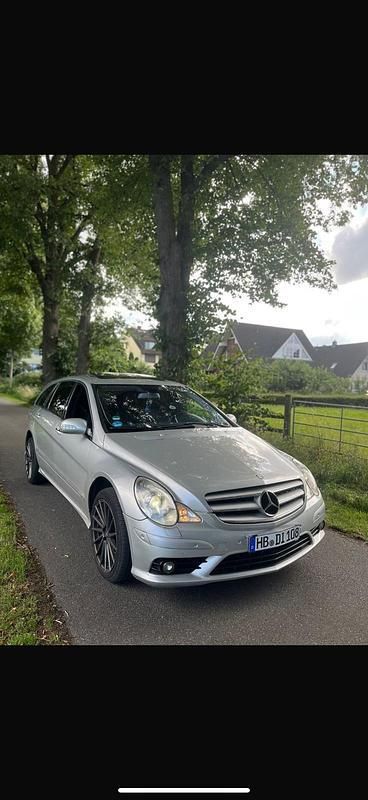 Silber Gebraucht 2008 Mercedes R320 Van / Kleinbus | 6.000 € (Fairer Preis) - Bild 1/4