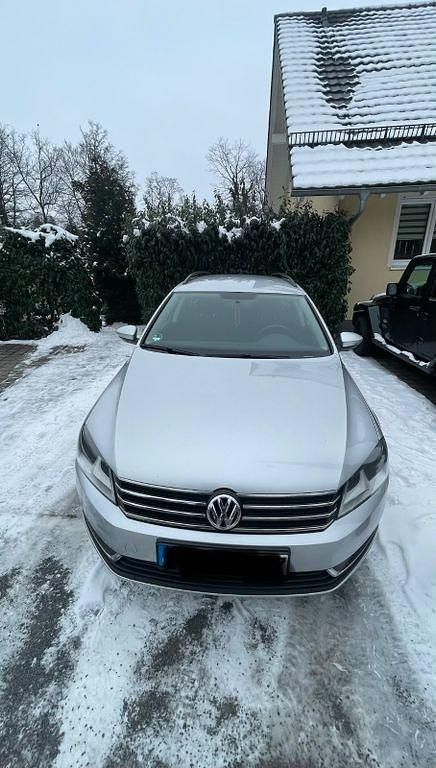 Gebraucht VW Passat 122 PS (89 kW) 2011 Silber Kombi