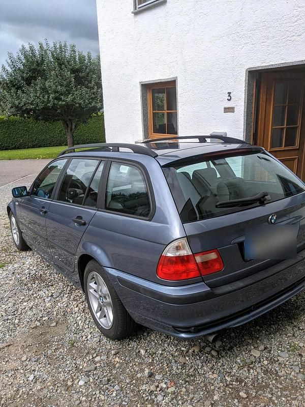 Second-hand BMW 318 143 CP (105 kW) 2002 Albastru Break