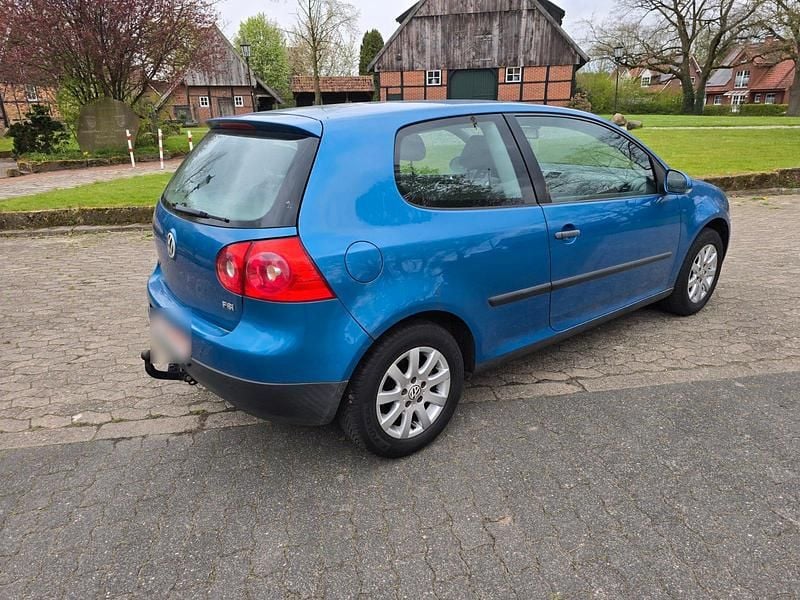 Usata VW Golf IV 90 CV (66 kW) 2004 Blu Berlina