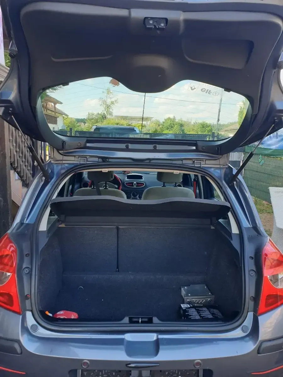 Gebraucht Renault Clio II 125 PS (91 kW) 2006 Blau Limousine