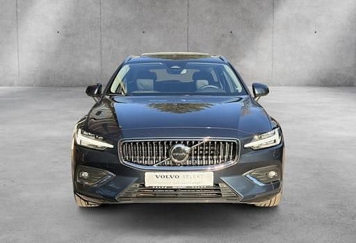 Gebraucht Volvo V60 Plus 197 PS (144 kW) 2023 Blau Kombi