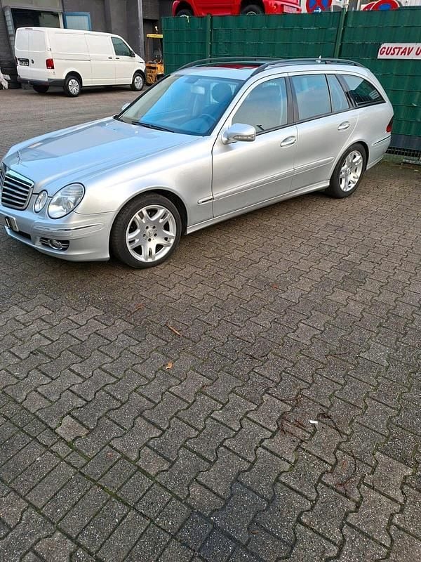 Silber Gebraucht 2009 Mercedes E320 Avantgarde Kombi | 2.999 € (Guter Preis) - Bild 1/4