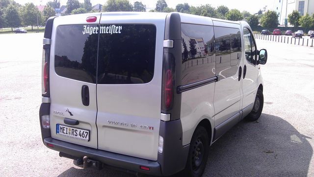 Gebraucht Opel Vivaro 101 PS (74 kW) 2006 Silber metallic Van / Kleinbus