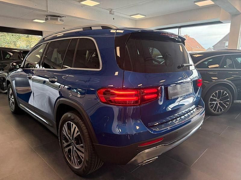 Gebraucht Mercedes GLB250 Advanced Plus 225 PS (165 kW) 2024 Blau SUV