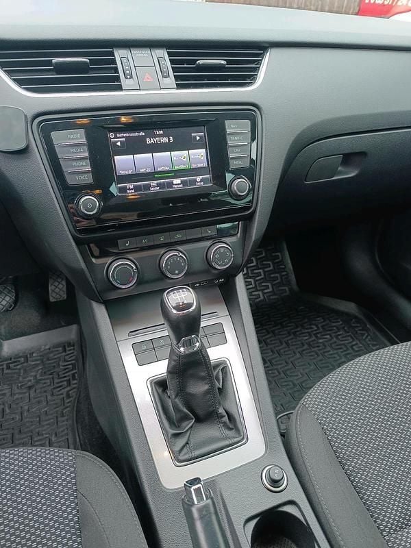 Gebraucht Skoda Octavia 105 PS (77 kW) 2015 Grau Kombi