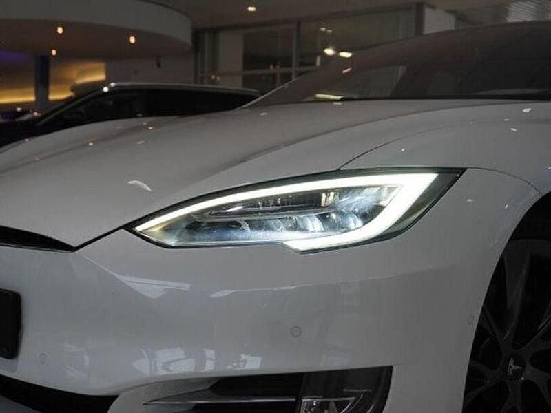 Gebraucht Tesla Model S 344 kW (469 PS) 2019 Pearl white multicoat Kleinwagen