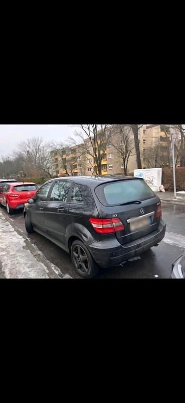 Gebraucht Mercedes B180 109 PS (80 kW) 2007 Schwarz Van / Kleinbus