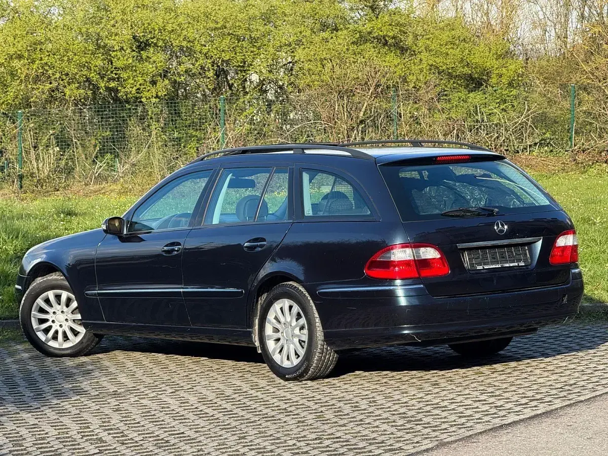 Gebraucht Mercedes E280 Elegance 177 PS (130 kW) 2004 Blau Kombi