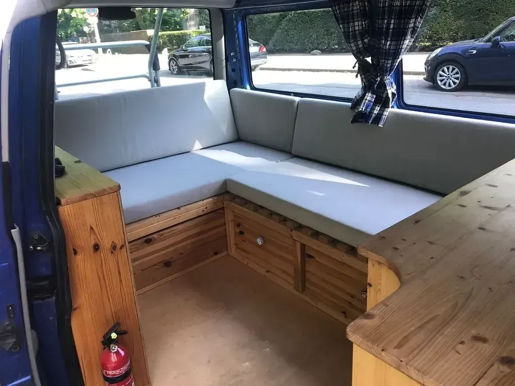 Second-hand VW Caravelle 102 CP (75 kW) 1999 Albastru Van