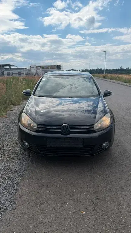 Gebraucht VW Golf VI 105 PS (77 kW) 2010 Schwarz Kleinwagen