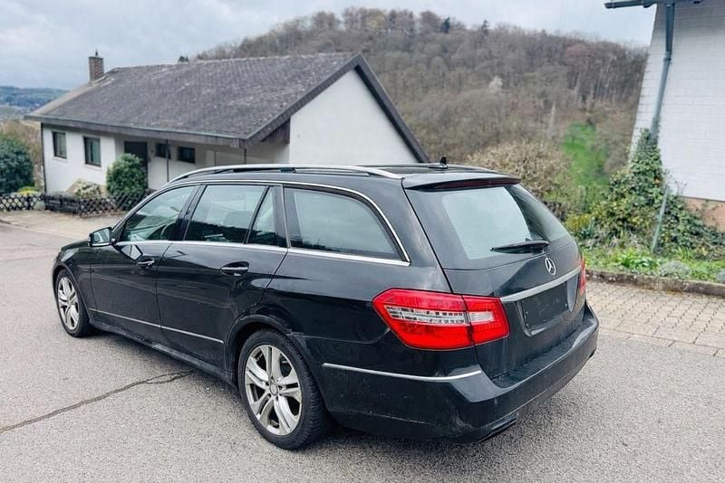 Gebraucht Mercedes E200 136 PS (100 kW) 2013 Schwarz Kombi