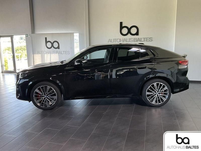Gebraucht BMW X2 M Sport 163 PS (119 kW) 2025 Saphirschwarz met. SUV