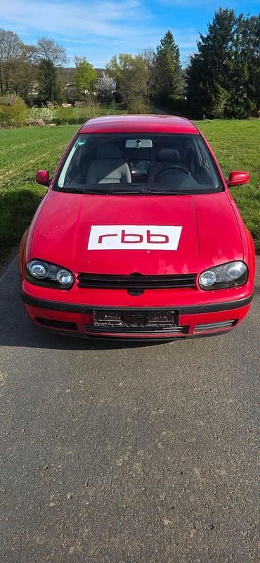 Gebraucht VW Golf IV 75 PS (55 kW) 2002 Rot Kleinwagen