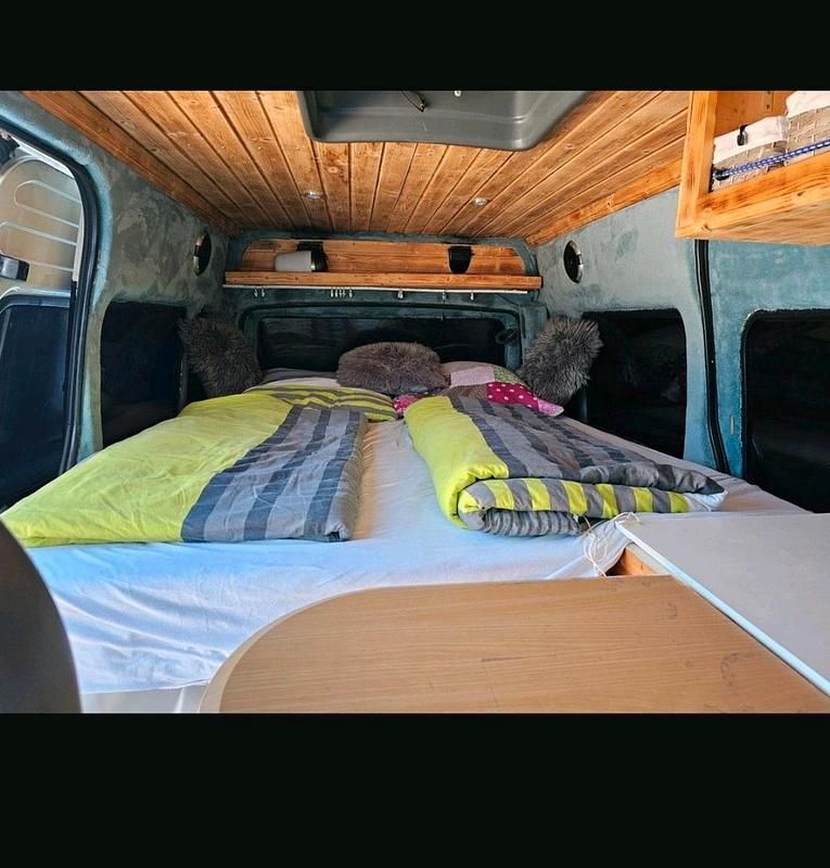 Second-hand Ford Transit 115 CP (84 kW) 2006 Alb Monovolum