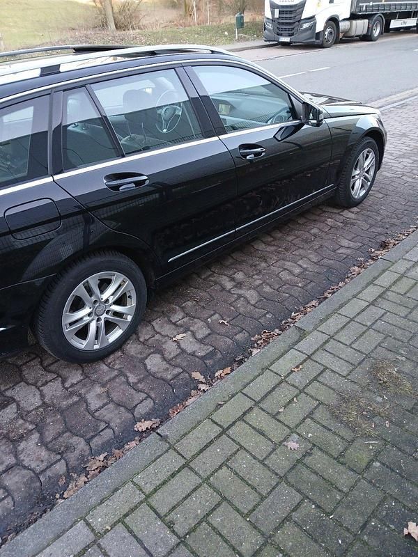 Gebraucht Mercedes C180 Avantgarde 156 PS (114 kW) 2012 Schwarz Kombi