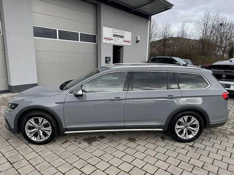 Gebraucht VW Passat 200 PS (147 kW) 2022 Grau Limousine