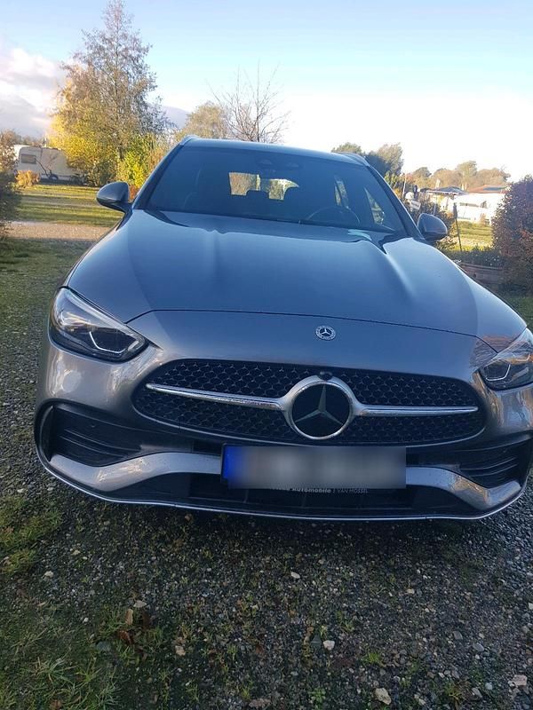Grau Gebraucht 2025 Mercedes C300 AMG line Kombi | 40.999 € (Guter Preis) - Bild 1/4