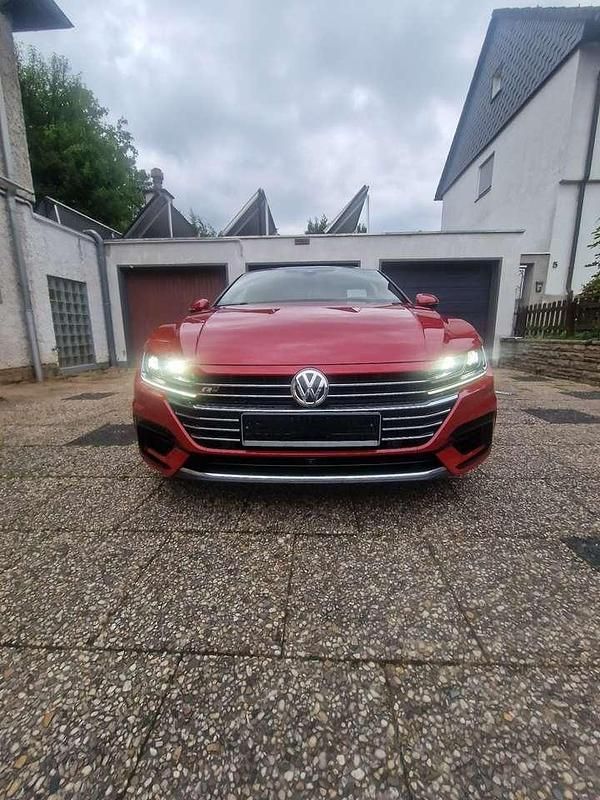 Rot Gebraucht 2018 VW Arteon R-line Coupé | 23.800 € (Fairer Preis) - Bild 1/4