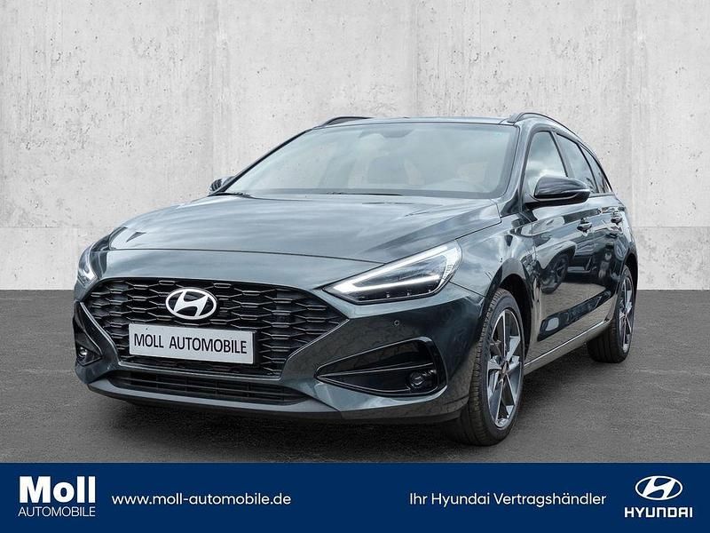 Gebraucht Hyundai i30 Advantage 140 PS (102 kW) 2024 Cypress green / mic Kombi