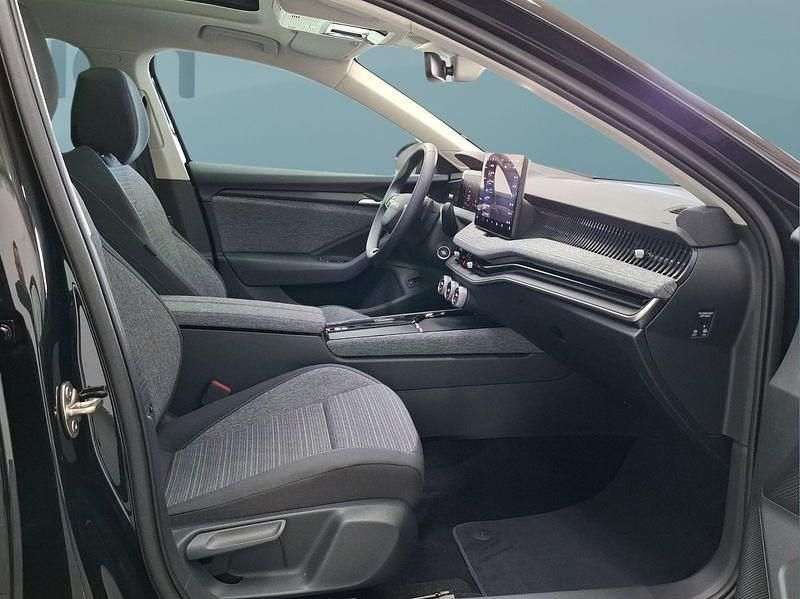 Neu Skoda Superb 193 PS (141 kW) 2026 Schwarz Kombi