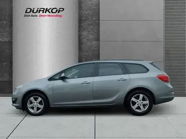 Usata Opel Astra Edition 110 CV (80 kW) 2014 Argento Station wagon