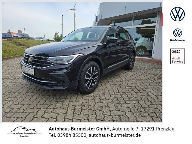 Schwarz Gebraucht 2022 VW Tiguan Life SUV | 34.900 € (Etwas zu teuer) - Bild 1/4