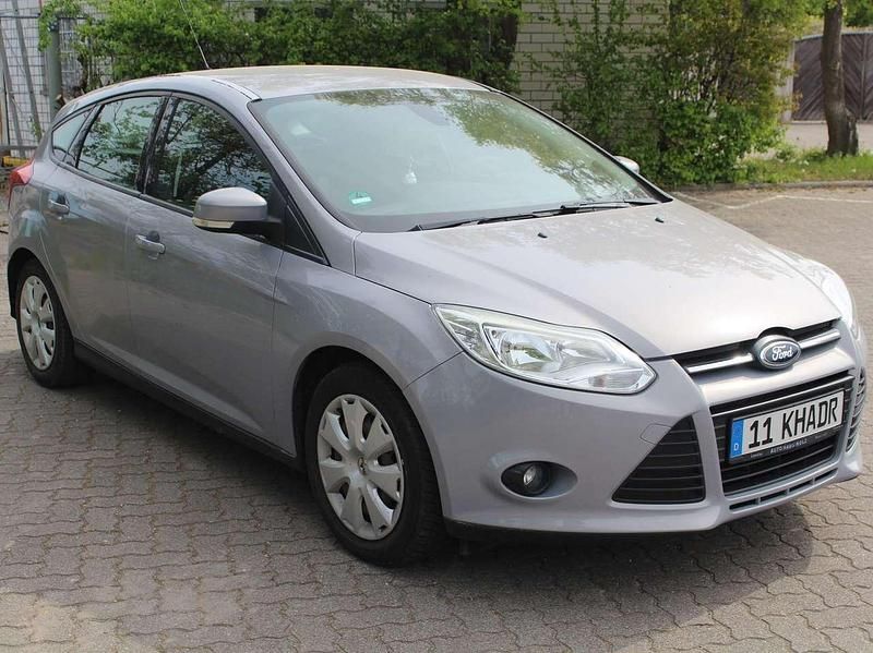 Second-hand Ford Focus Trend 105 CP (77 kW) 2011 Gri Hatchback