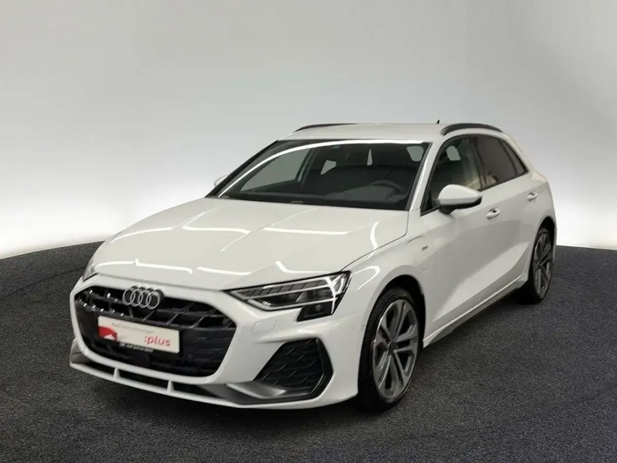 Gebraucht Audi A3 S-Line 204 PS (150 kW) 2025 Gletscherweiß metallic Limousine