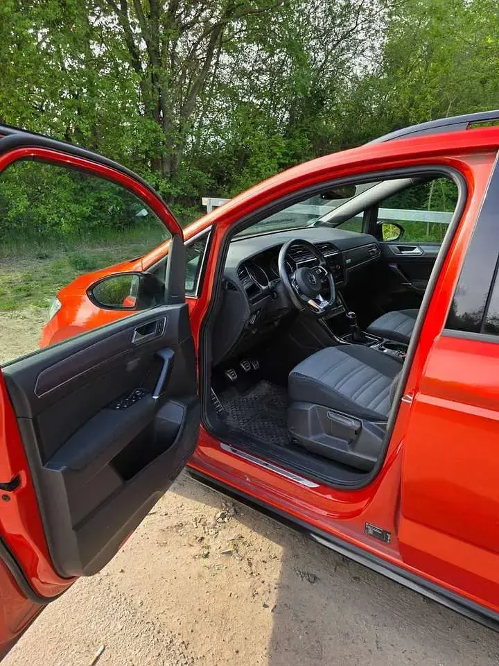 Gebraucht VW Touran Highline 150 PS (110 kW) 2018 Orange Van / Kleinbus