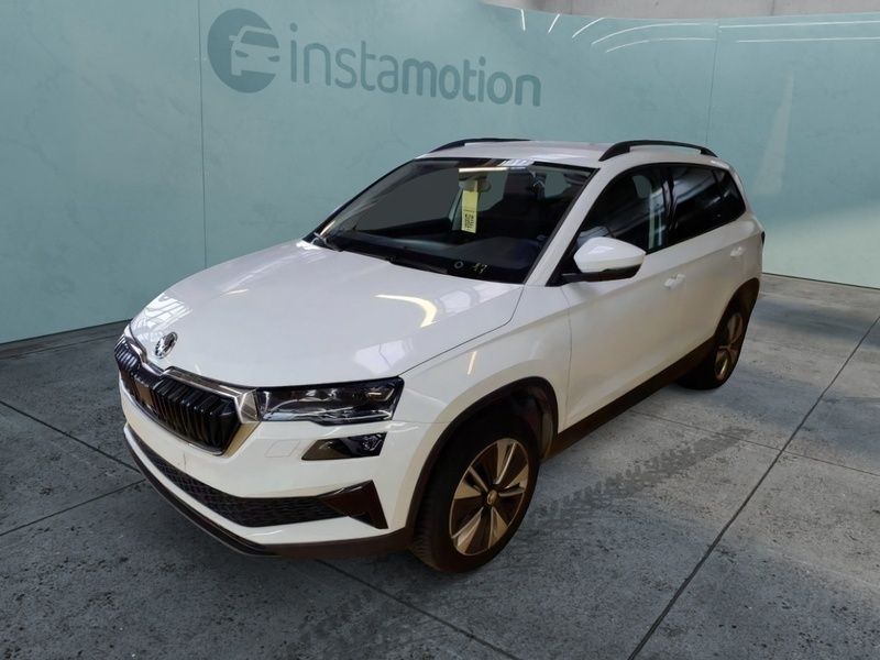 Weiß Gebraucht 2024 Skoda Karoq Ambition SUV | 27.353 € (Guter Preis) - Bild 1/3