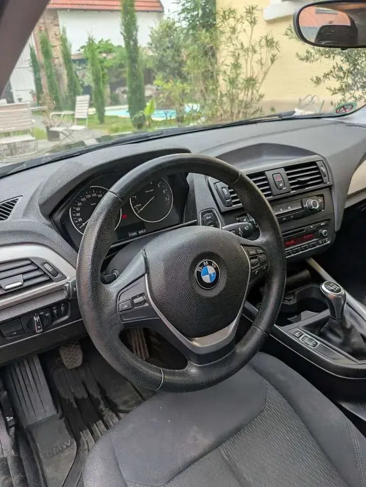 Gebraucht BMW 114 102 PS (75 kW) 2014 Schwarz Kleinwagen