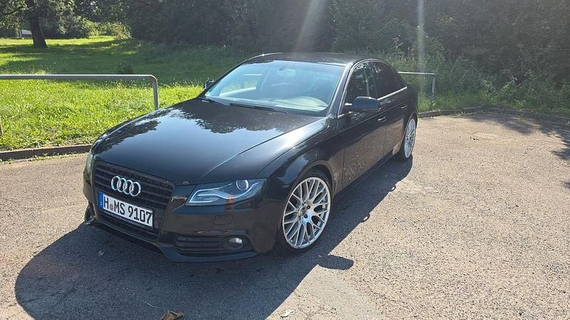 Schwarz Gebraucht 2011 Audi A4 Ambiente Limousine | 8.499 € (Fairer Preis) - Bild 1/4
