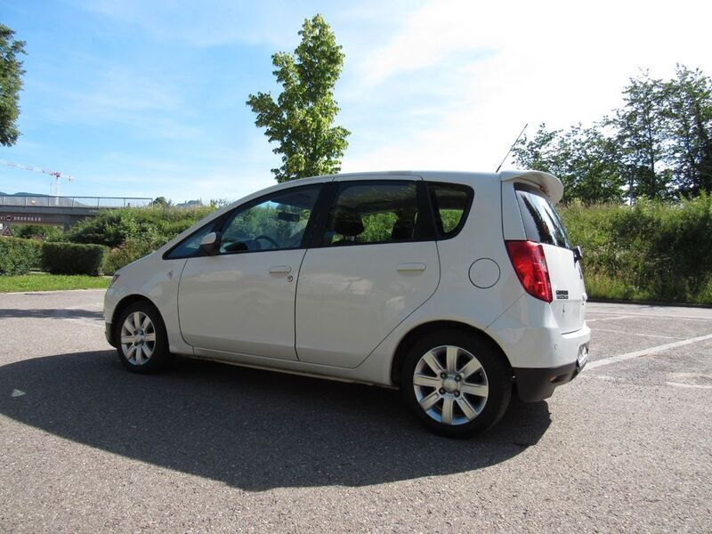 Gebraucht Mitsubishi Colt 95 PS (69 kW) 2011 Weiß Kleinwagen