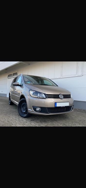 Gebraucht 2015 VW Touran Highline Van / Kleinbus | 12.500 € (Etwas zu teuer) - Bild 1/4