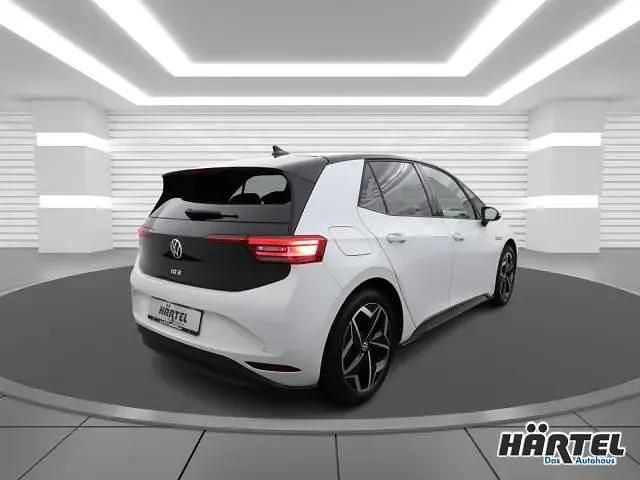 Gebraucht VW ID.3 Pure 110 kW (150 PS) 2021 Gletscherweiss (white), metallic Kleinwagen