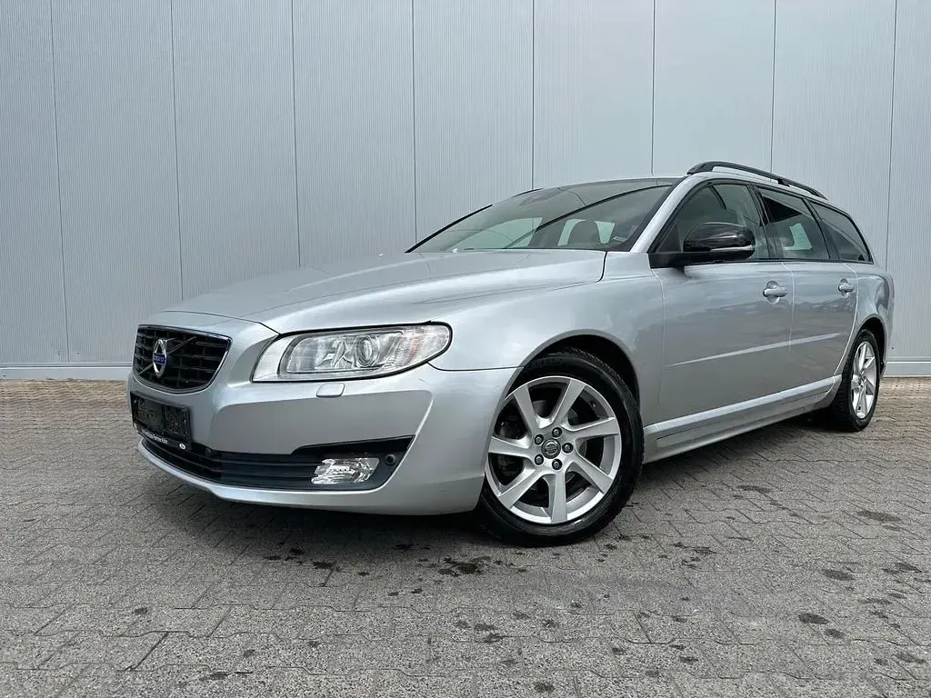 Gebraucht Volvo V70 181 PS (133 kW) 2014 Silber Kombi