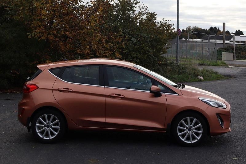 Gebraucht Ford Fiesta Titanium 101 PS (74 kW) 2017 Braun Kleinwagen